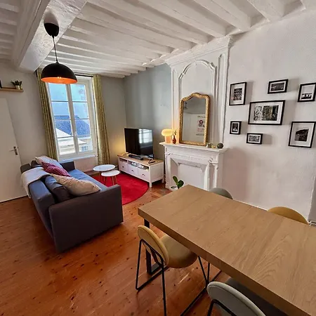 Cosy Getaway In Historic Apartamento Bayeux