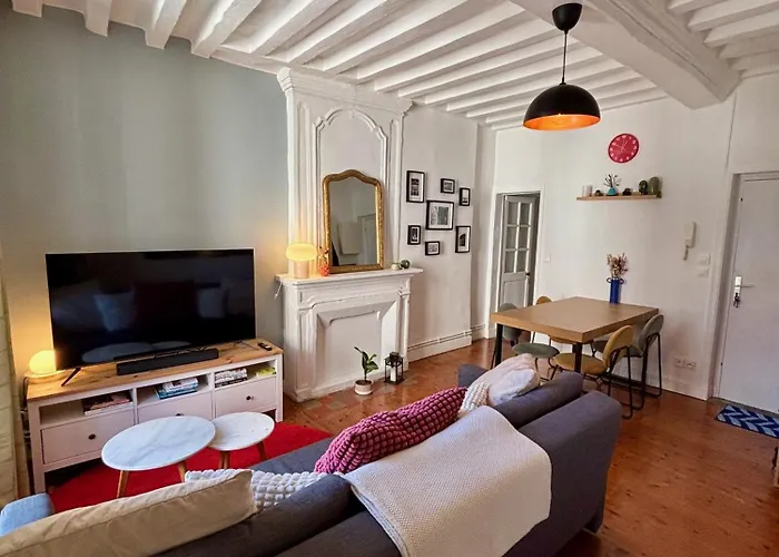 Cosy Getaway In Historic Apartment