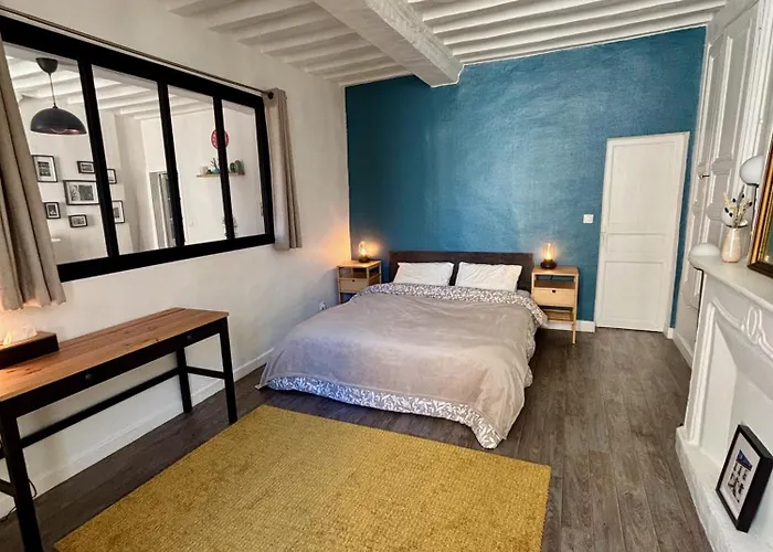 Cosy Getaway In Historic Apartment