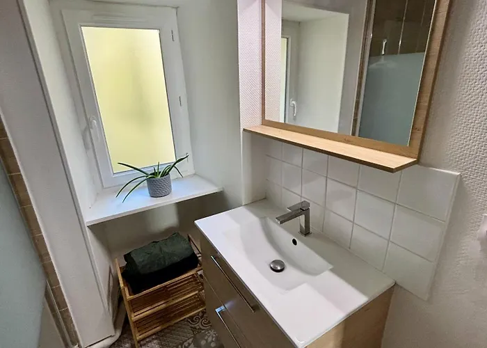 Cosy Getaway In Historic Apartment Bayeux